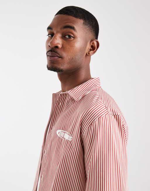 ASOS DESIGN – Rödrandig skjorta i regular fit med broderi på bröstet, 4 av 5