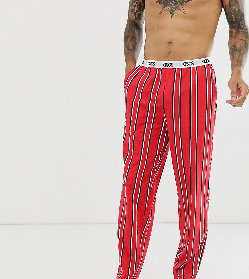 ASOS DESIGN – Rödrandiga, mysig pyjamasbyxor med midjeband med logga