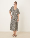 [ASOS DESIGN] ASOS DESIGN roll sleeve button front midi tea dress in animal print-Multi 4 Animal print