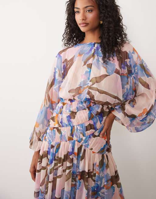 ASOS DESIGN – Romantiskt blommig maxiklänning med långa blusärmar och rynkad midja, 3 av 4
