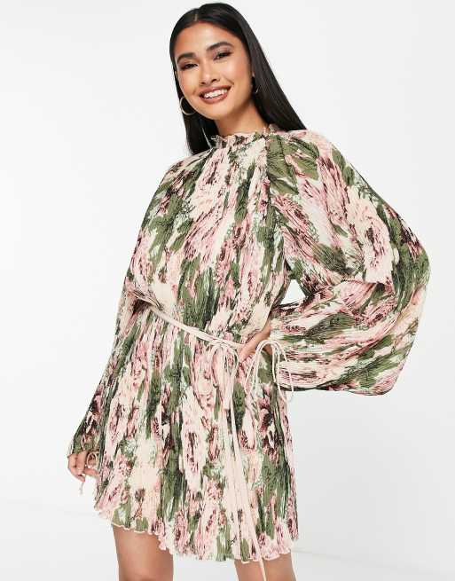 ASOS DESIGN – Romantiskt blommönstrad miniklänning med plisserad design, blusärmar och knytdetalj, 4 av 4