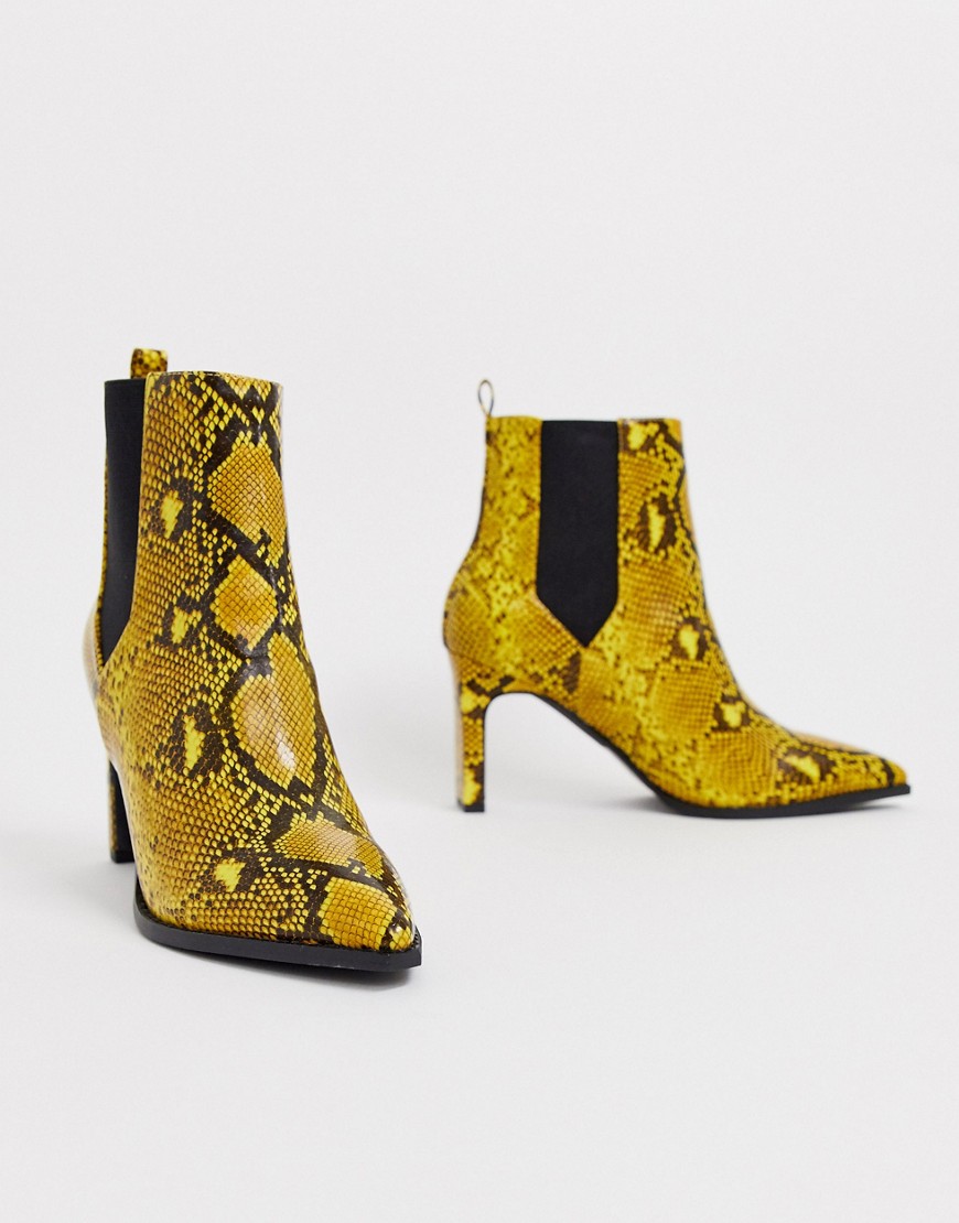 ASOS DESIGN – Romeo – Gula ormskinnsmönstrade boots med spetsig tå och klack