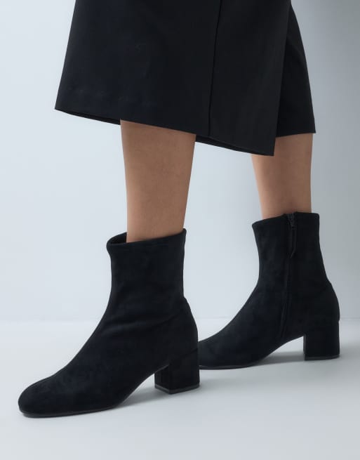 ASOS DESIGN Ronan botki na obcasie klockowym w czarnym zamszu syntetycznym, 3 z 6