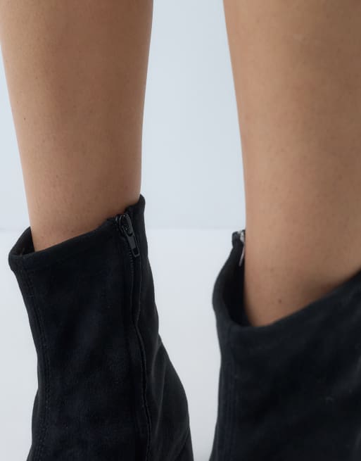 ASOS DESIGN Ronan botki na obcasie klockowym w czarnym zamszu syntetycznym, 4 z 6