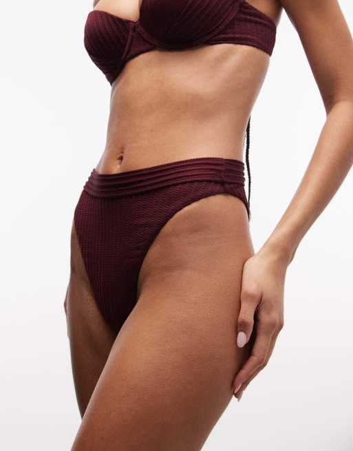 ASOS DESIGN - Rory - Slip bikini sgambati a vita alta color bacca a coste combinate