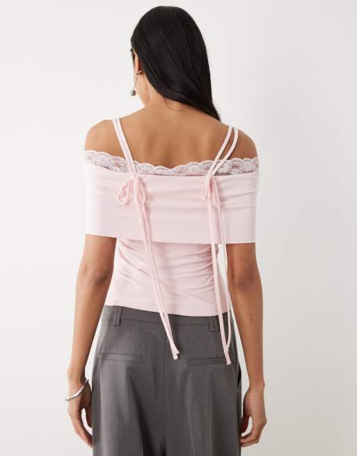 ASOS DESIGN – Rosa, åtsmitande bandeau-topp med spetskant och axelband, 3 av 4