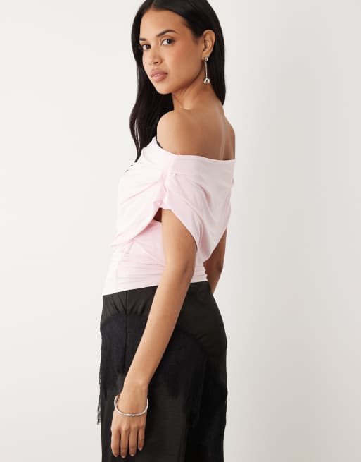 ASOS DESIGN – Rosa, åtsmitande topp med enaxlad design och spetskant, 4 av 4
