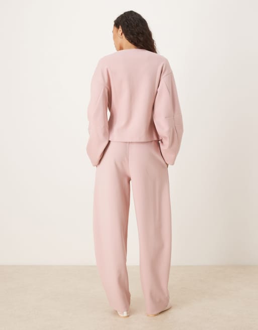 ASOS DESIGN – Rosa, dubbelstickade mjukisbyxor med barrelben och dekorativ söm, 5 av 5