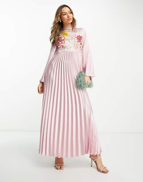 ASOS DESIGN – Rosa, plisserad maxiklänning i satin med broderi - view 1