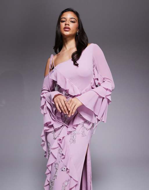 ASOS DESIGN – Rosa, utsmyckad maxiklänning med volang, råskuren kant och asymmetriska ärmar, 3 av 4