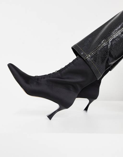 ASOS DESIGN - Rosalie - Puntige satijnen laarzen in zwart, 2 van 4