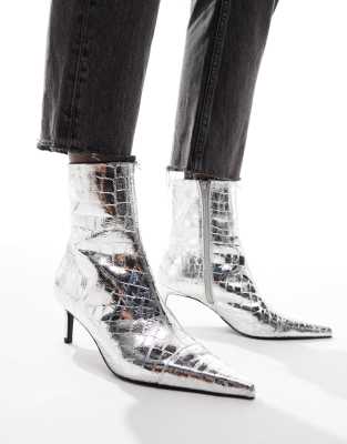 ASOS DESIGN - Rosalie - Stiefel in Silber mit mittelhohem Kitten-Absatz