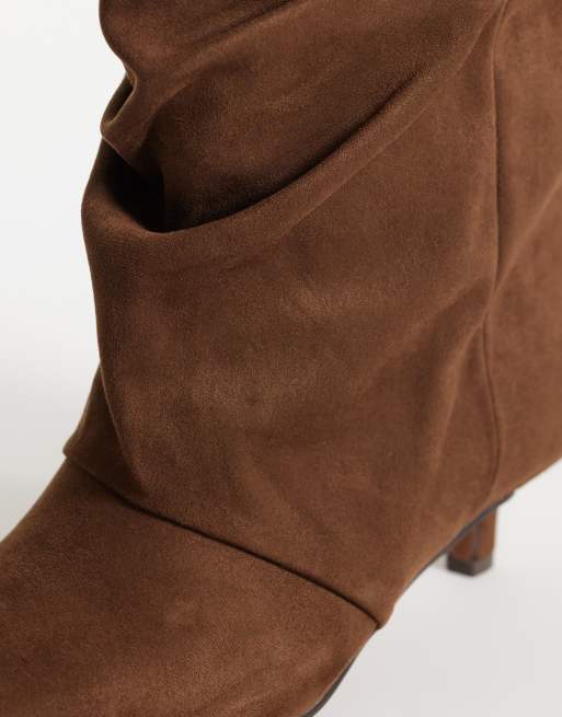 ASOS DESIGN Rosario slouch kitten hak laarzen in chocoladebruine suedette, 3 van 4