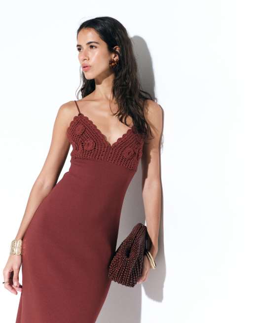 ASOS DESIGN – Roströd midiklänning med virkad detalj och smala axelband, 4 av 4