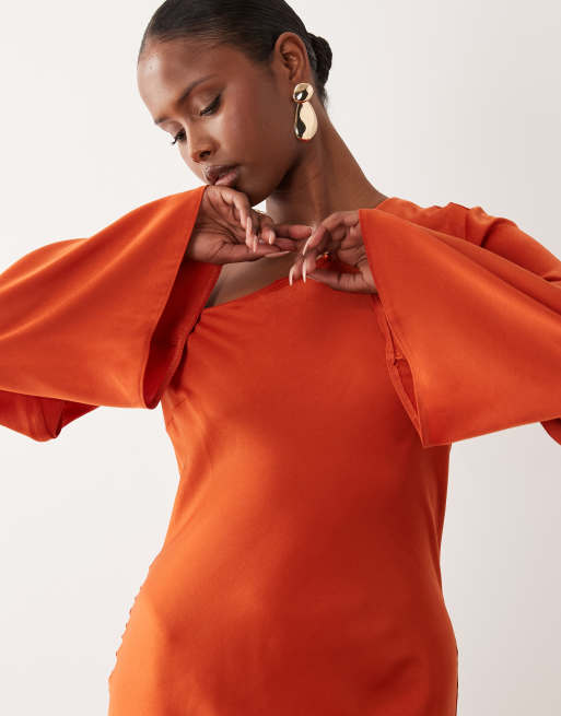 ASOS DESIGN – Roströd, rak maxiklänning med långa ärmar och sänkt axelsöm, 3 av 4