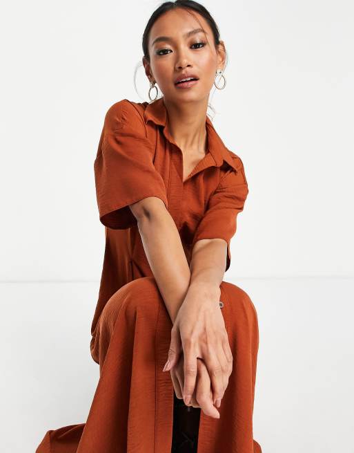 ASOS DESIGN – Roströd skjortklänning i midilängd med knäppning och markerad midja, 3 av 4