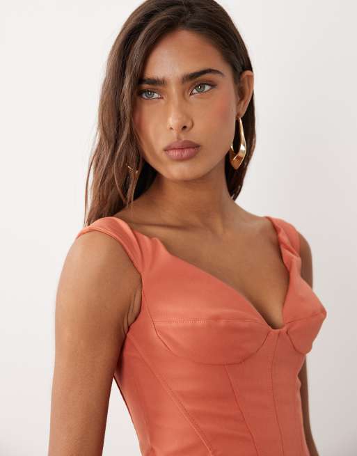ASOS DESIGN – Roströd, strukturerad midiklänning med utskurna detaljer, 3 av 4