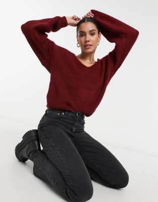 Asos Design Roter Pullover Mit V Ausschnitt Und Stickerei An Den Armeln Asos