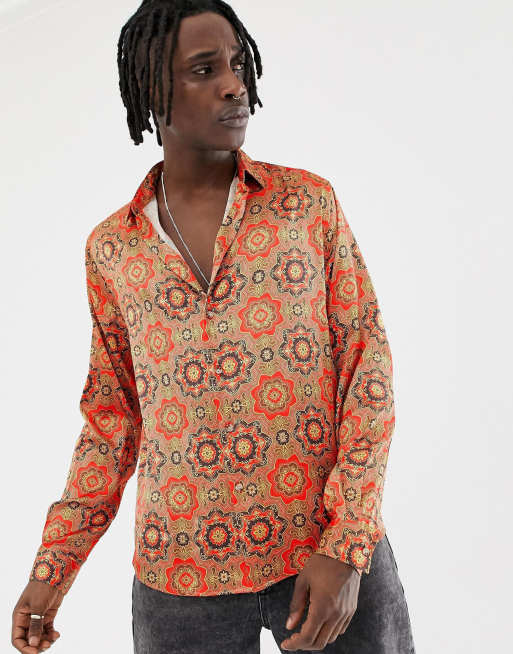 ASOS DESIGN – Rotes Hemd aus Satin in regulärer Passform mit geometrischem Kachelmuster