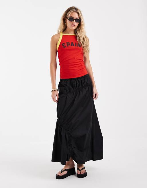 ASOS DESIGN – Rött linne med breda kantband och "Spanien"-fotbollstryck, 3 av 4
