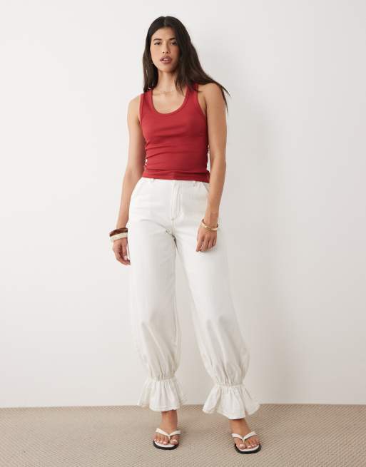 ASOS DESIGN – Rött, ribbat linne med breda kantband och djup halsringning, 3 av 4