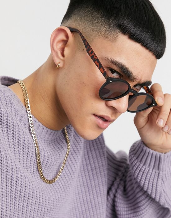 https://images.asos-media.com/products/asos-design-round-sunglasses-in-black-with-tortoiseshell-detail-black/23132985-3?$n_550w$&wid=550&fit=constrain