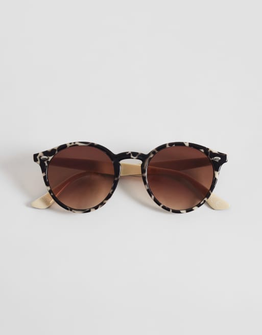 ASOS DESIGN round sunglasses in tort with grad lens, 3 of 3