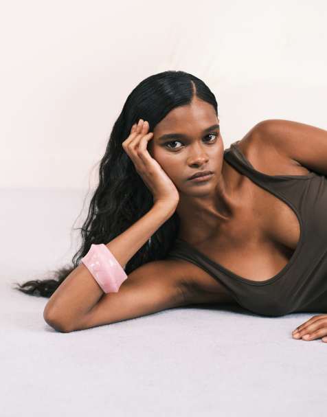 ASOS DESIGN – Różowa bransoletka z tworzywa w abstrakcyjnym kształcie - view 1