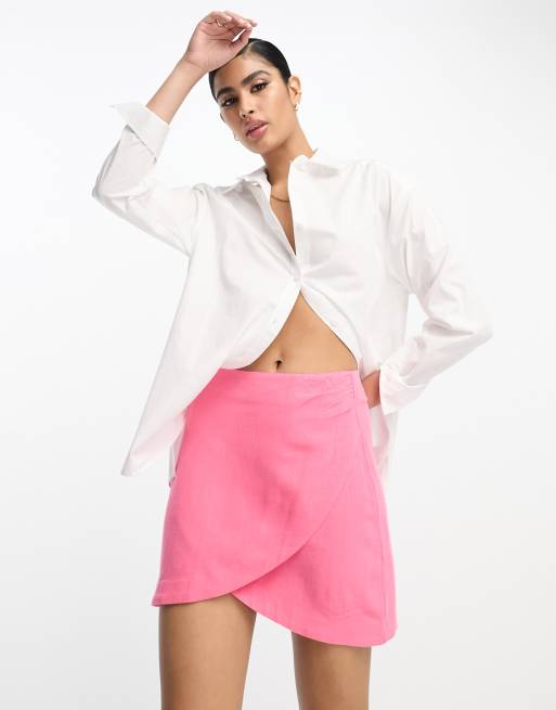 ASOS DESIGN – Różowa kopertowa spódnica mini z domieszką lnu