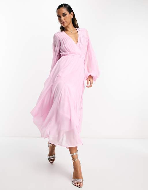ASOS DESIGN – Różowa kopertowa sukienka midi z balonowymi rękawami i wiązaniem w talii