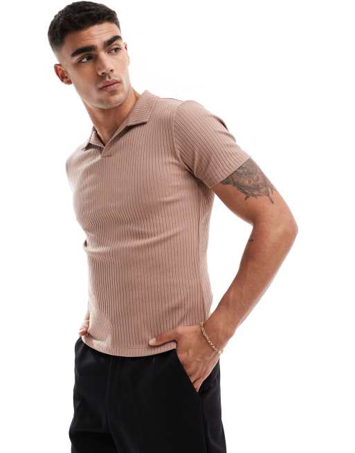 ASOS DESIGN – Różowa prążkowana koszulka polo o kroju podkreślającym sylwetkę z kołnierzykiem kubańskim