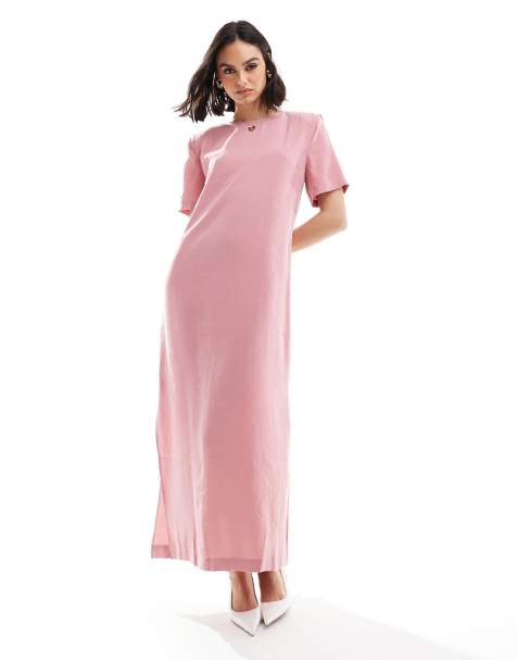 ASOS DESIGN – Różowa sukienka T-shirtowa midi z poduszkami na ramionach - view 1