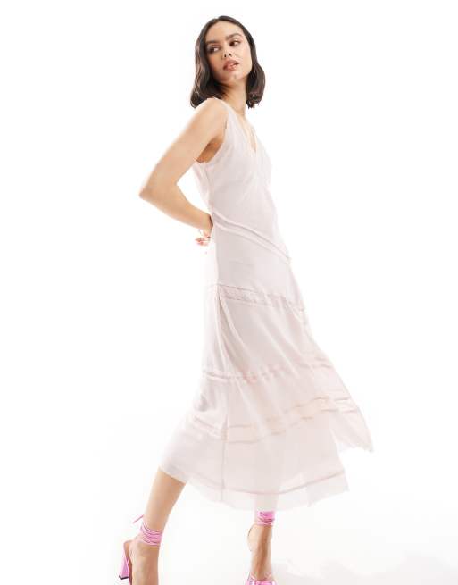 ASOS DESIGN – Różowa sukienka z koronkowymi wstawkami i asymetrycznym dołem