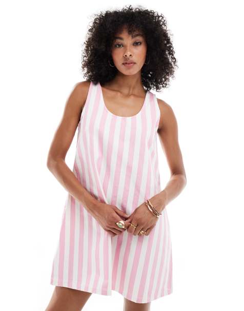 ASOS DESIGN – Różowo-biała jeansowa sukienka mini z dekoltem w kształcie U i wzorem w paski - view 1
