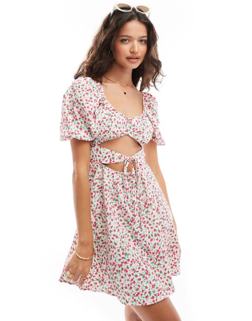ASOS DESIGN – Różowo-czerwona sukienka mini z marszczonym dekoltem w kształcie serca i wycięciem w drobny kwiatowy wzór