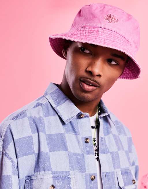 ASOS DESIGN – Różowy bawełniany kapelusz typu bucket z wyhaftowanym wzorem i efektem sprania