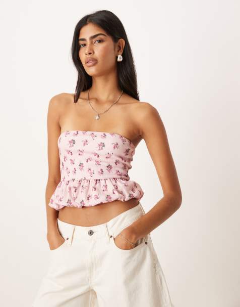 ASOS DESIGN – Różowy, fakturowany, krótki top z dekoltem bandeau i baskinką typu bombka, w drobny, kwiatowy wzór - view 1