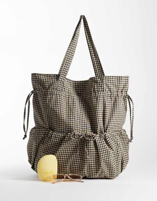 ASOS DESIGN ruched pocket tote bag in mono gingham, 2 of 4