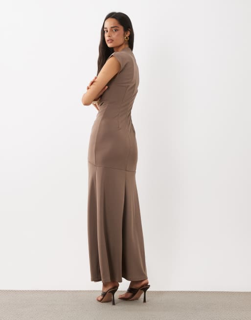 ASOS DESIGN ruched waist deep v maxi dress in mocha, 4 of 4