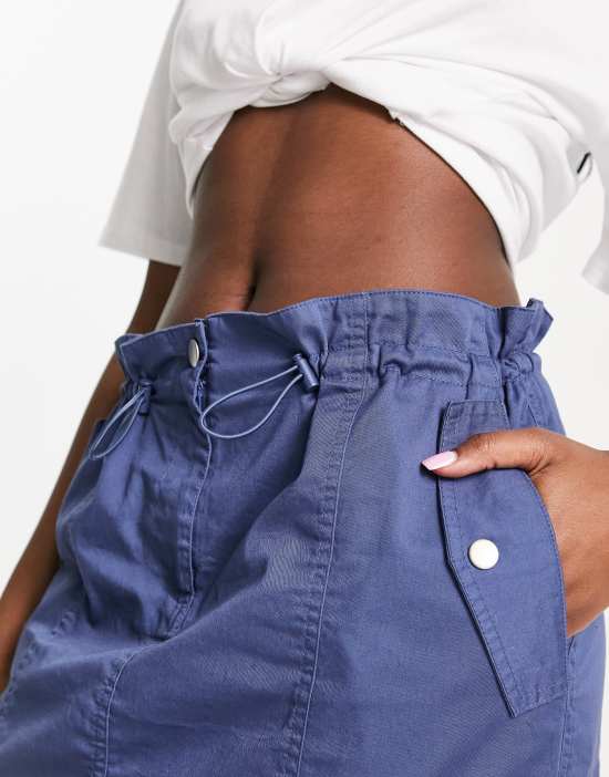 https://images.asos-media.com/products/asos-design-ruched-waist-midi-cargo-skirt-in-blue/204143611-3?$n_550w$&wid=550&fit=constrain