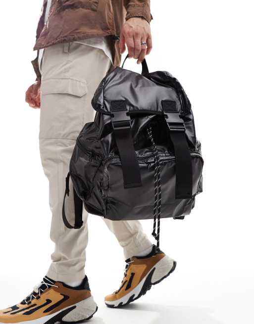 ASOS DESIGN Rucksack in glanzendem Schwarz