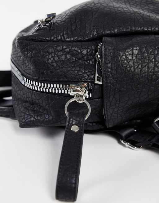 ASOS DESIGN – Rucksack in Schwarz mit körniger Struktur und robusten Reißverschlüssen, 3 von 4