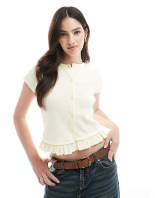 ruffle detail cap sleeve button front top in buttermilk-Yellow