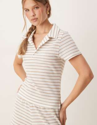 ASOS DESIGN - Rugby-Oberteil aus Strick in Weiß mit Streifen, in eingelaufener Optik, Kombiteil