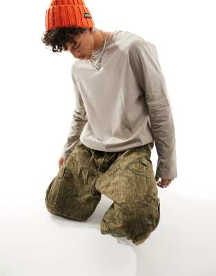 ASOS DESIGN - Ruimvallend gelaagd T-shirt met lange mouwen in bruin met wassing