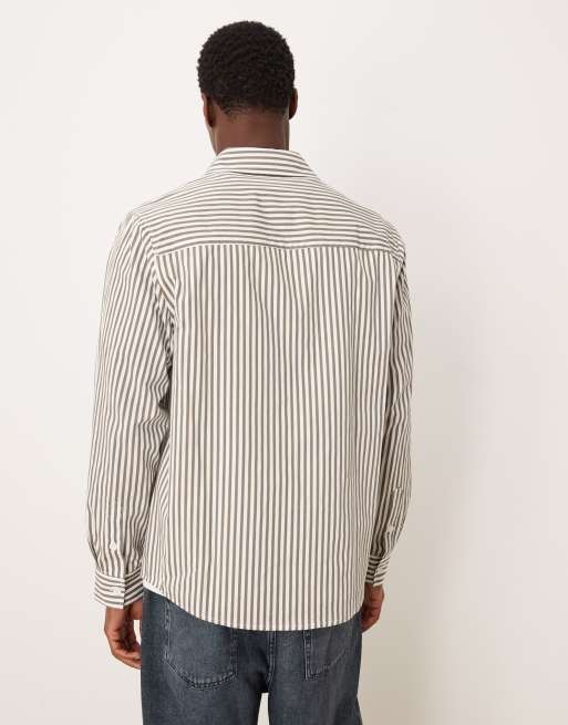 ASOS DESIGN - Ruimvallend gestreept poplin overhemd met borduursel op de borst in bruin, 3 van 5