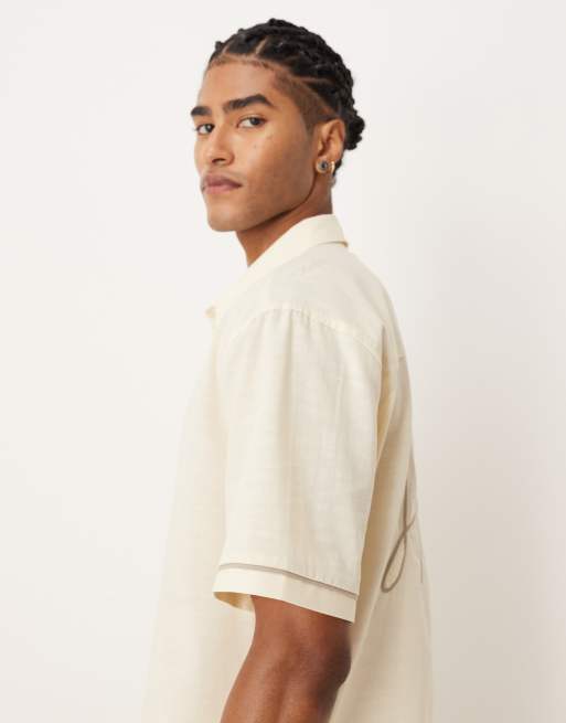 ASOS DESIGN - Ruimvallend overhemd met print op de achterkant in beige, 4 van 5