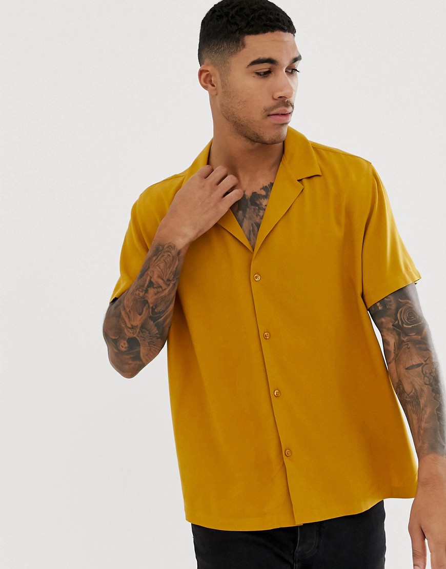 ASOS DESIGN - Ruimvallend overhemd met reverskraag-Geel