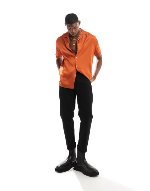 ASOS DESIGN - Ruimvallend overhemd van satijn met korte mouwen en reverskraag in roestbruin