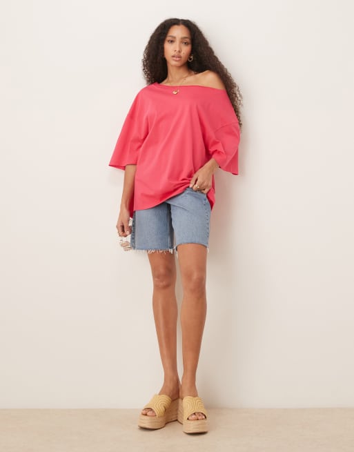 ASOS DESIGN - Ruimvallend oversized T-shirt met blote schouder in roze, 4 van 4